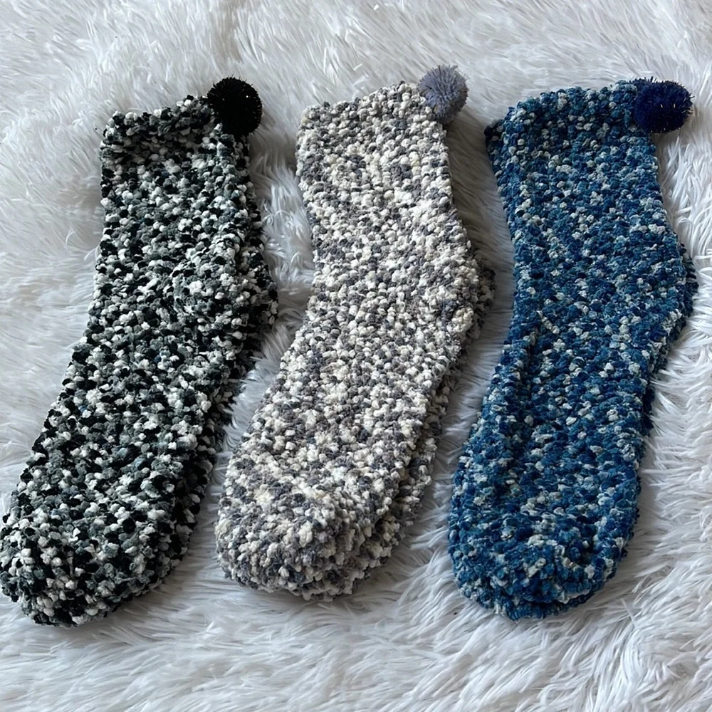 (3) Cozy socks with pom poms